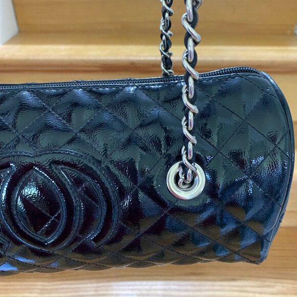 Women's Black Diamond Pattern Bag - Picture 9 of 14